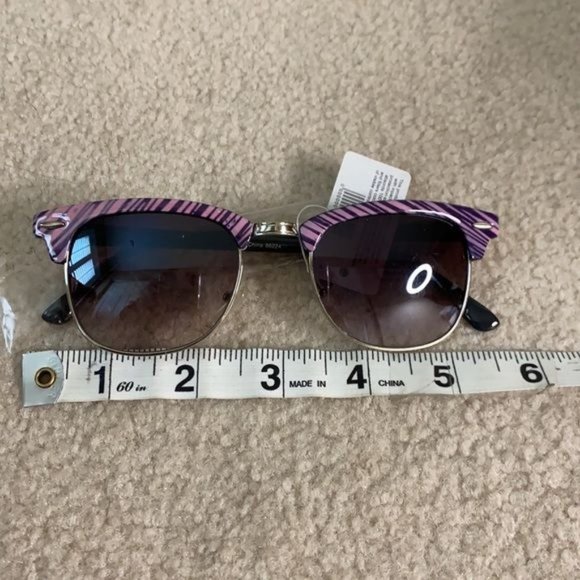 Fashion Wayfarer Style Sunglasses - Picture 4 of 4